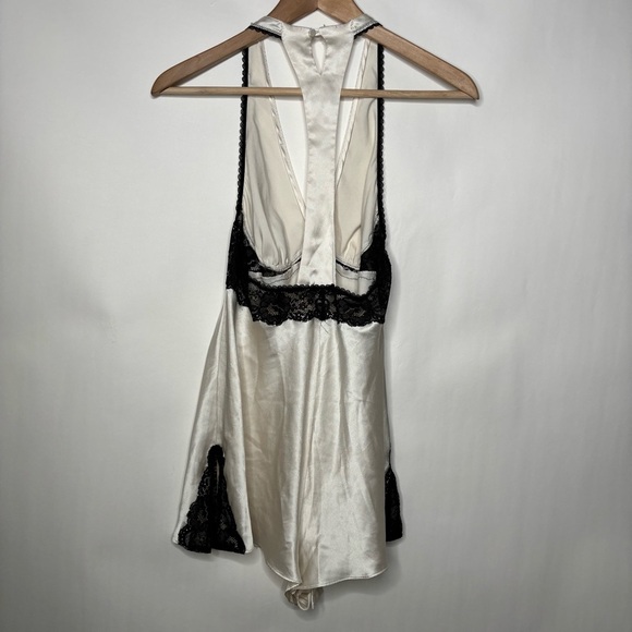 Victoria's Secret V-Neck Lace Satin Teddy size Small - Picture 8 of 13